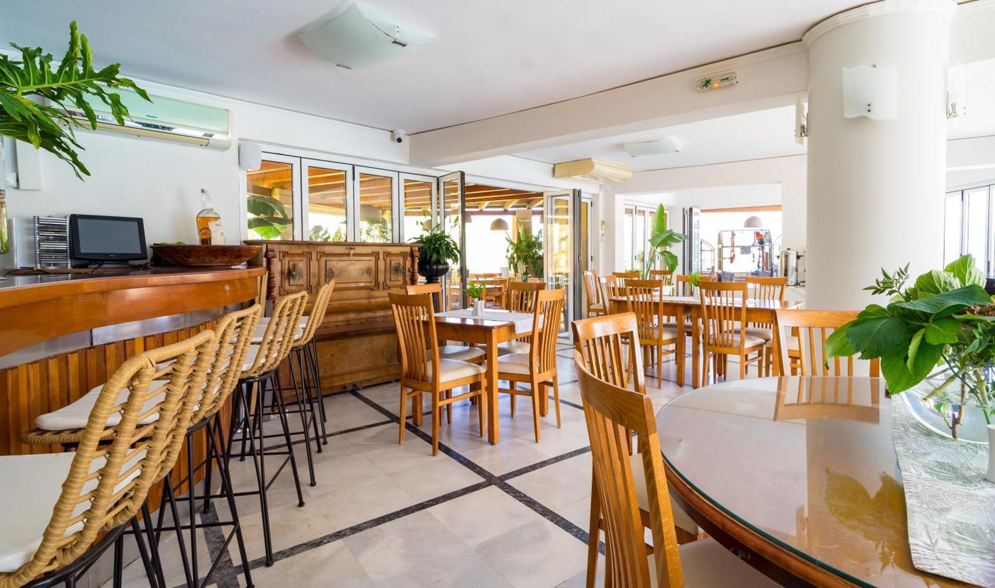 Futura Hotel Maleme  Exterior photo
