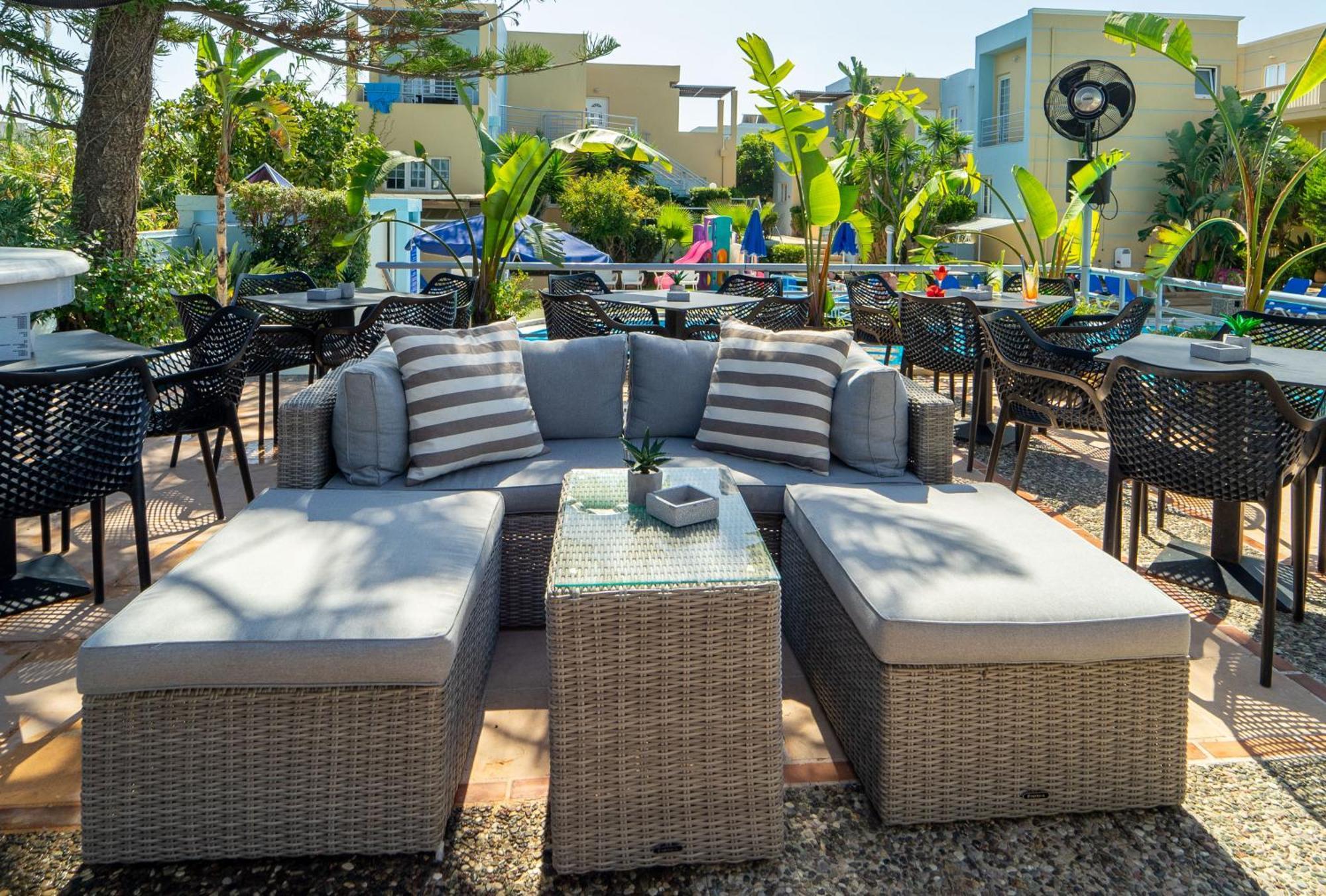 Futura Hotel Maleme  Exterior photo