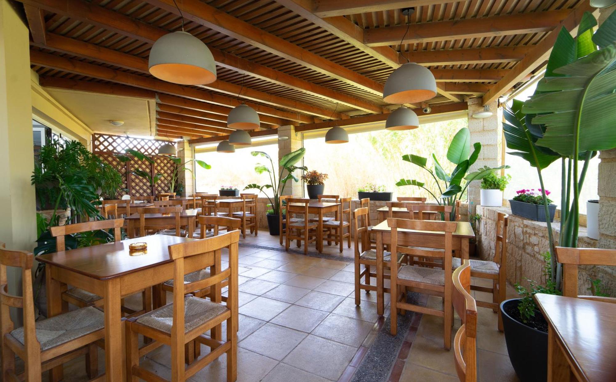Futura Hotel Maleme  Exterior photo