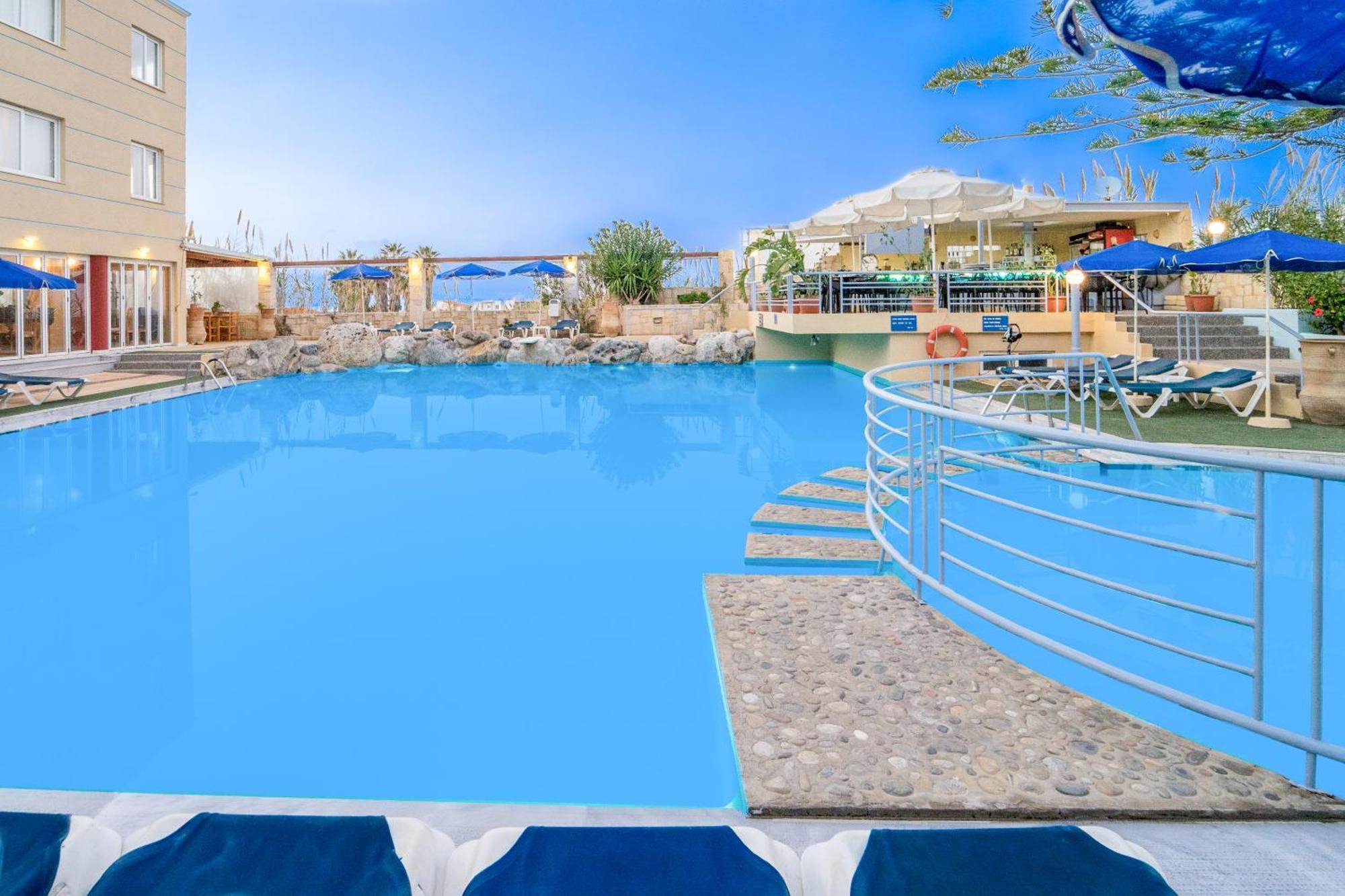 Futura Hotel Maleme  Exterior photo
