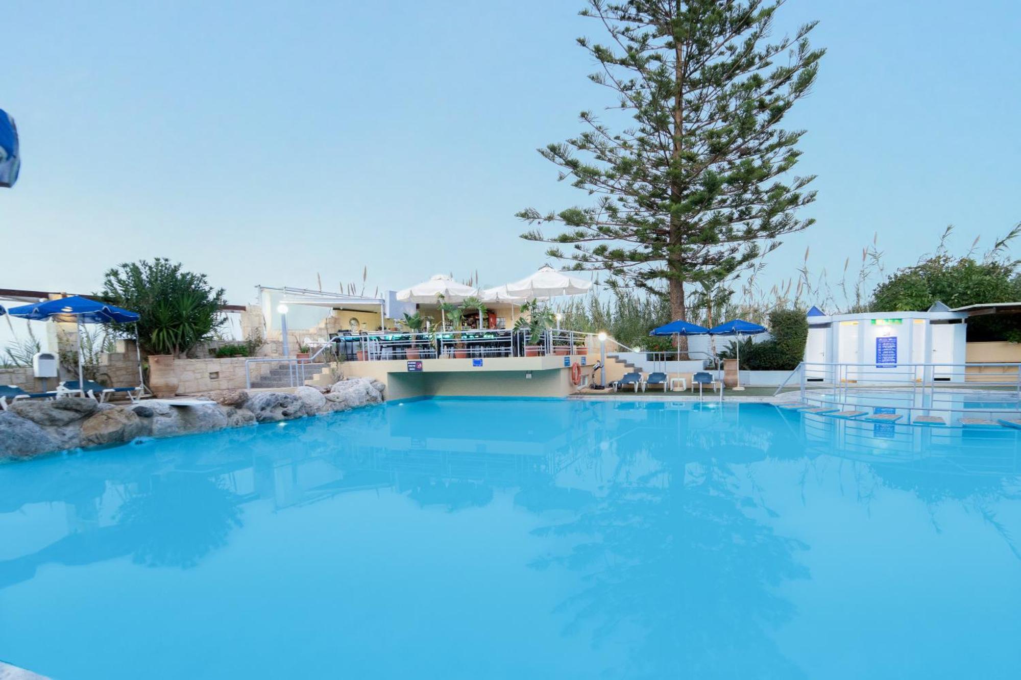 Futura Hotel Maleme  Exterior photo