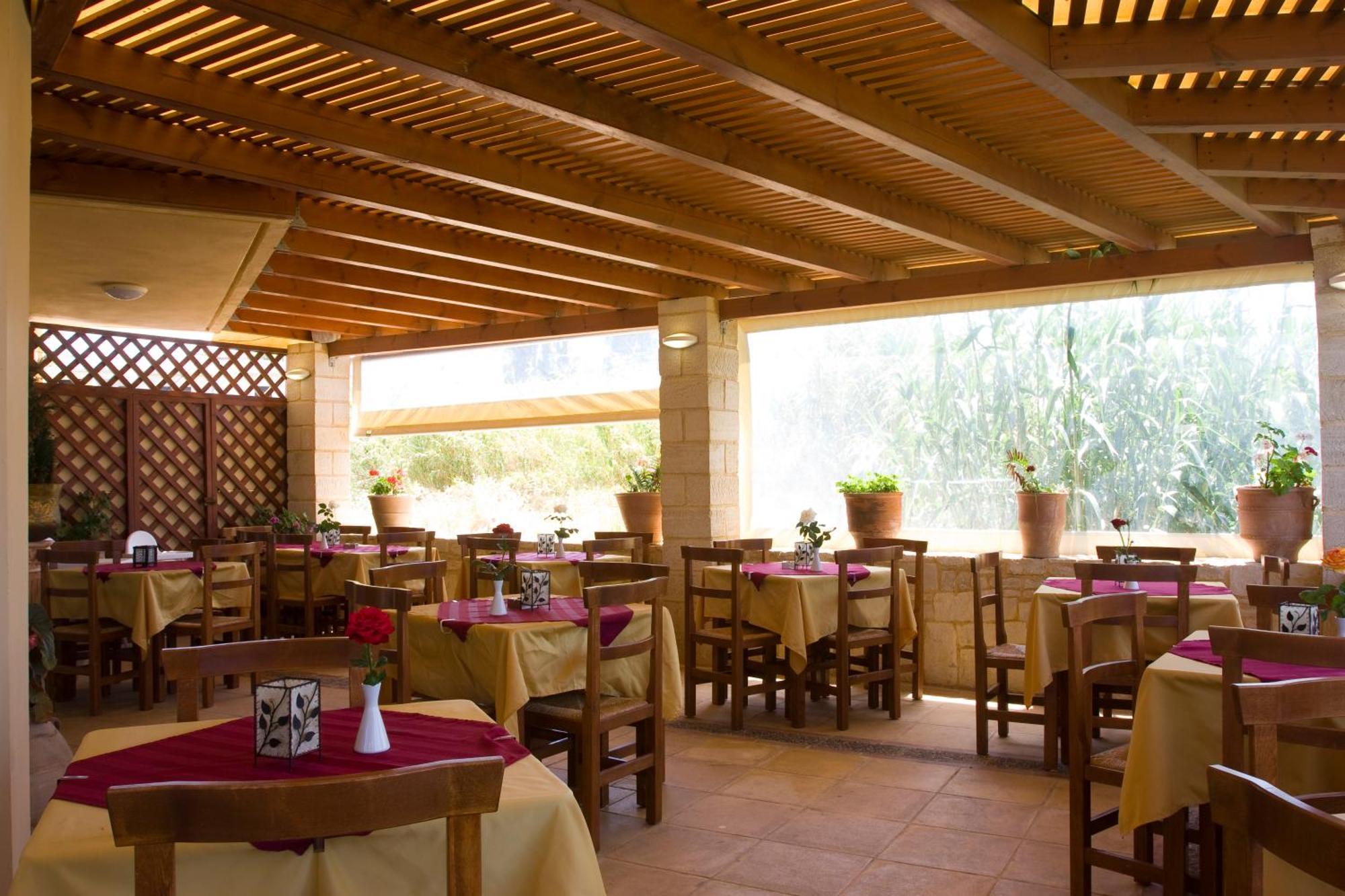 Futura Hotel Maleme  Exterior photo