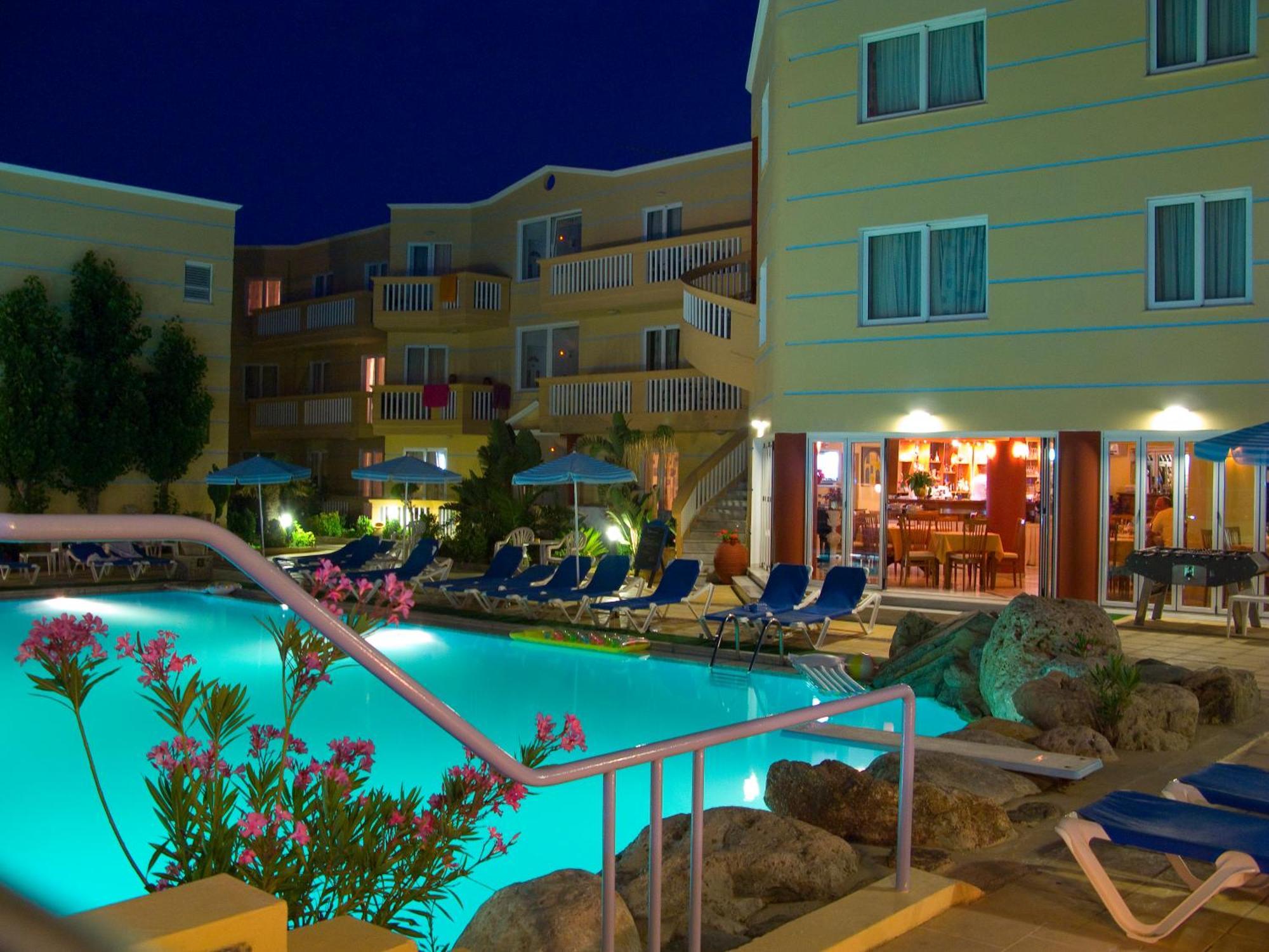 Futura Hotel Maleme  Exterior photo