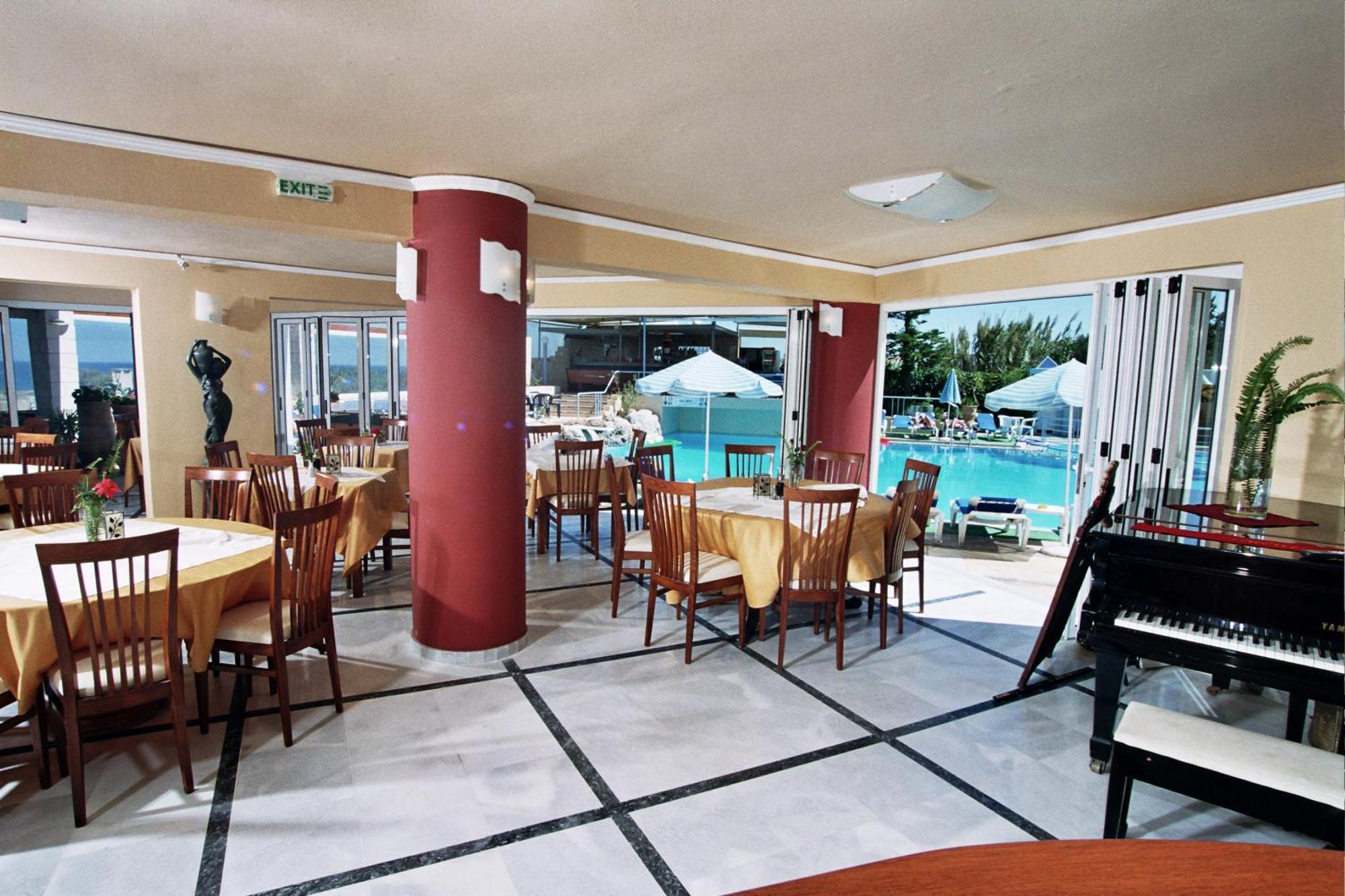 Futura Hotel Maleme  Exterior photo
